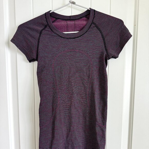 Lululemon Swiftly Tech T-Shirt We Are From Space Size 2 - Picture 1 of 6